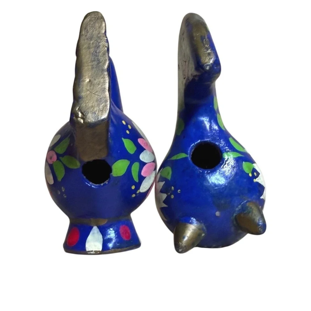 Vintage Mexican Folk Art Pottery Rooster Hen Salt Pepper Shakers‎ Blue Floral